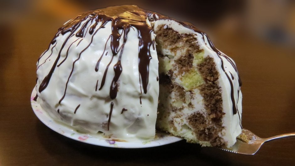 Бисквитный торт с вишней
