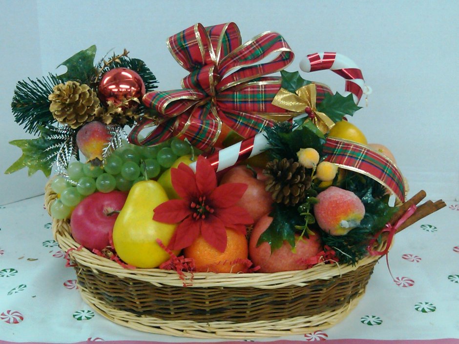 Новогодние фруктовые корзинки