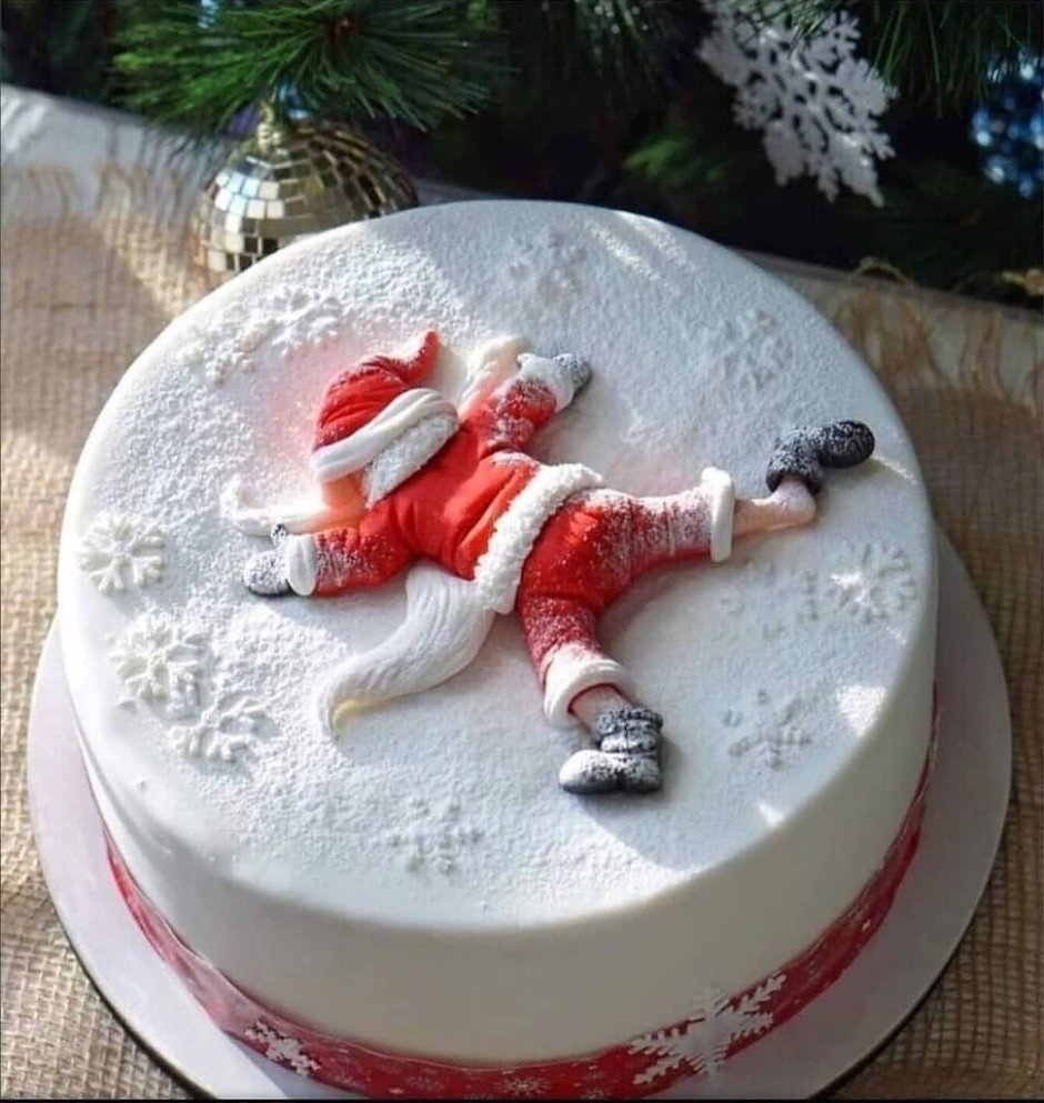 Торт красный бархат новогодний декор