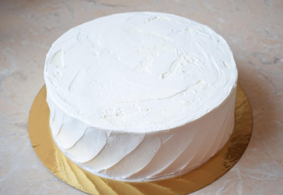 Декор боков торта кремом