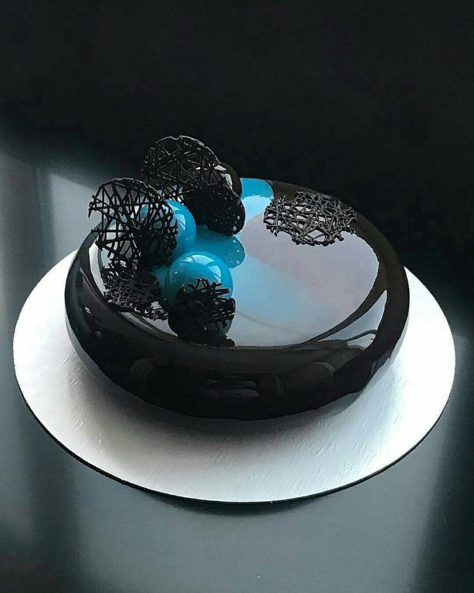 Торт с черной зеркальной глазурью