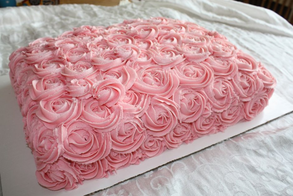Кремовый торт квадратный с розами