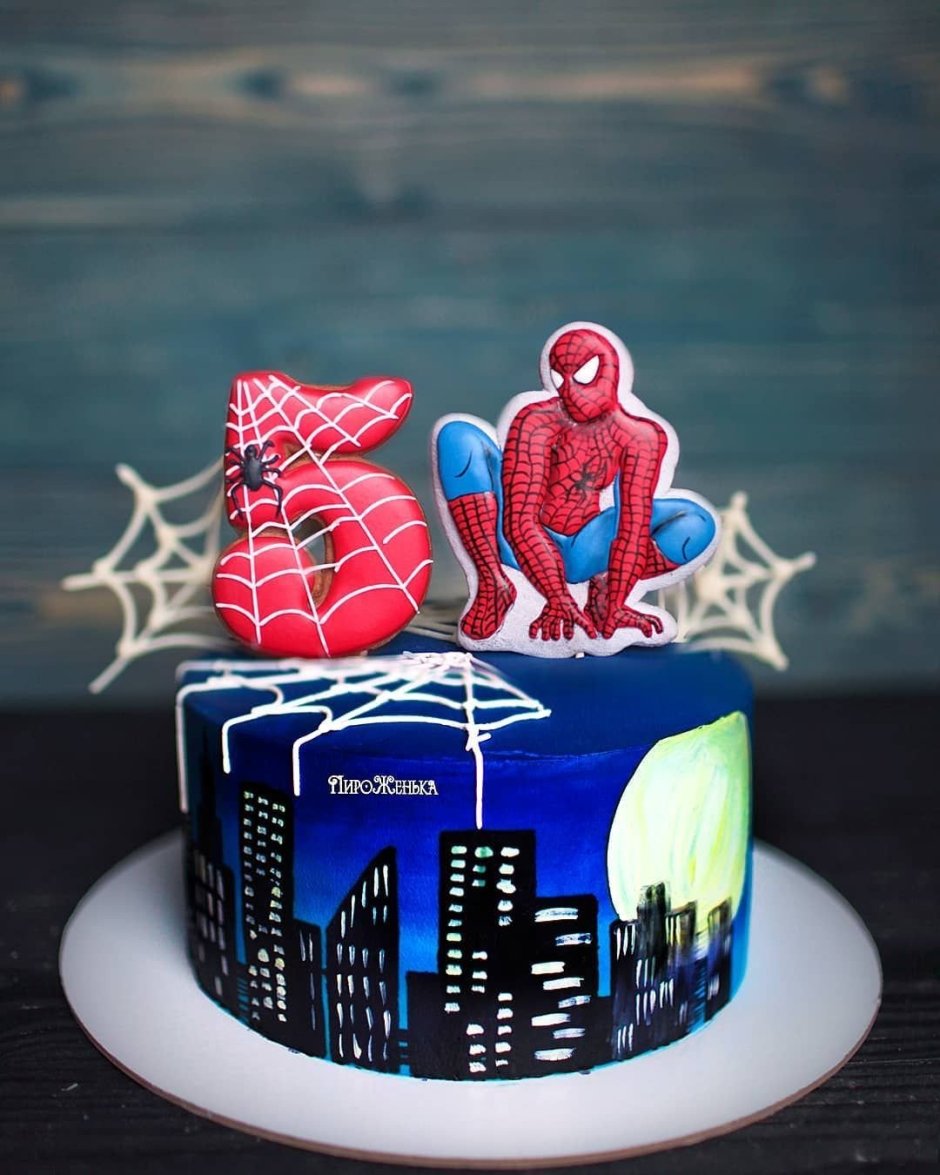 Торт человек паук с меренгами