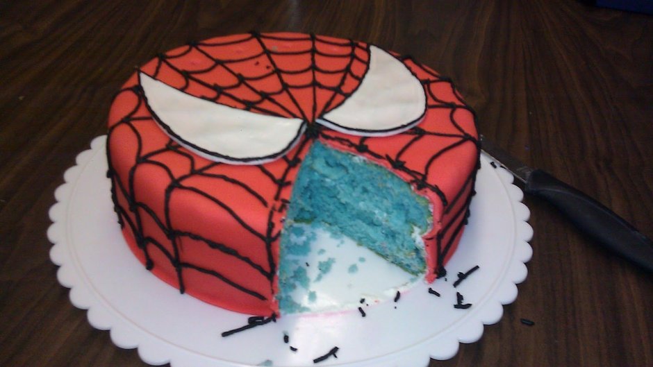 Торт красный бархат с человеком пауком