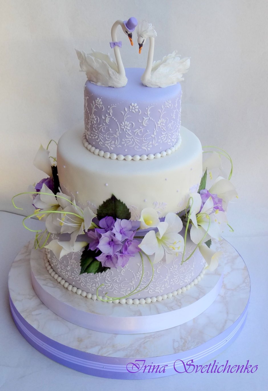 Свадебные тортики с лебедями