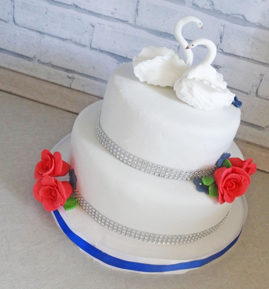 Лебеди из мастики на свадебный торт
