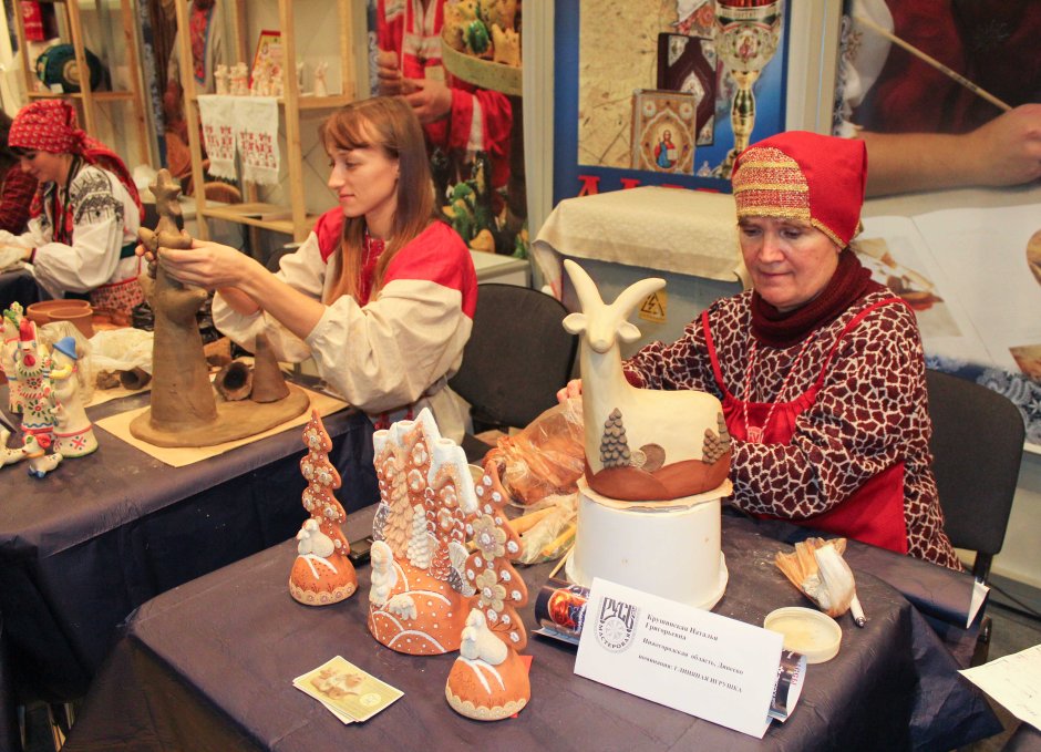 Выставка народных художественных промыслов и ремесел Ладья