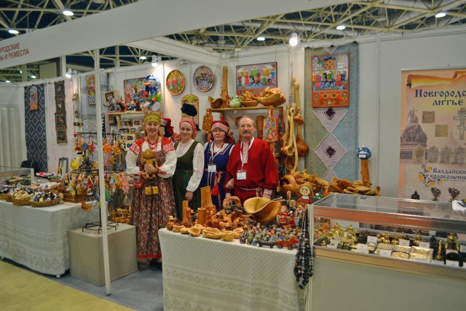 «Ладья» выставка народных промыслов России