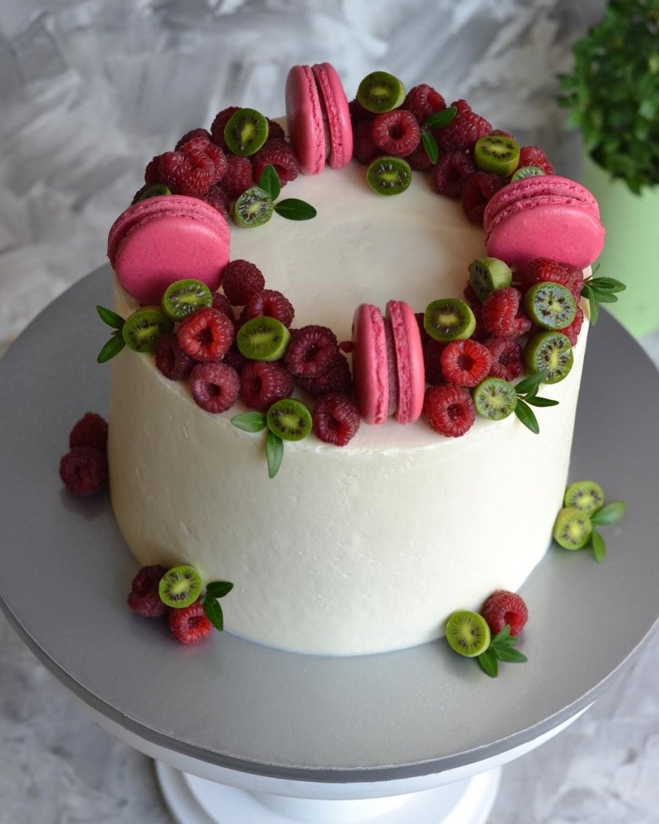 Декор торта венок из ягод