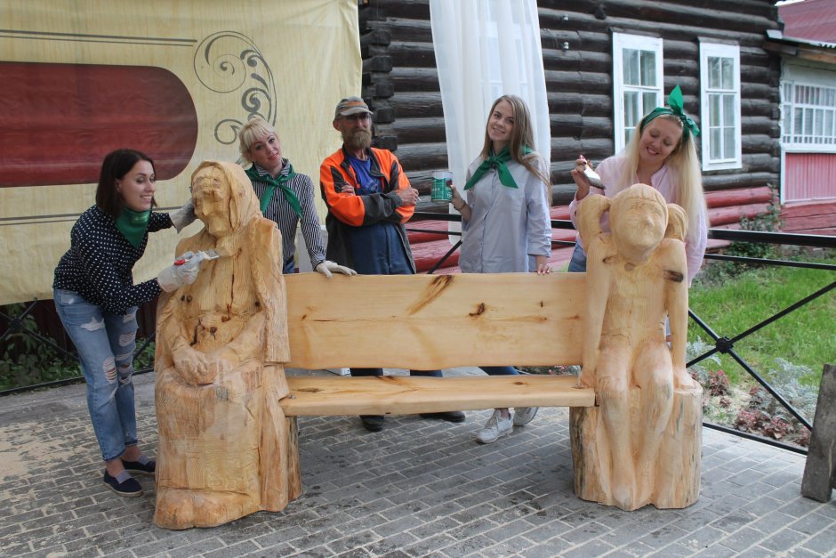Деревянный скульптуры с Урала