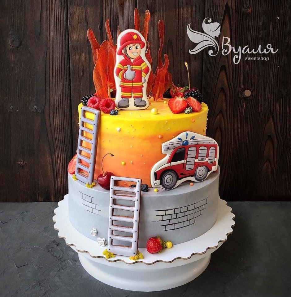 Торт с пожарником пожарной машиной