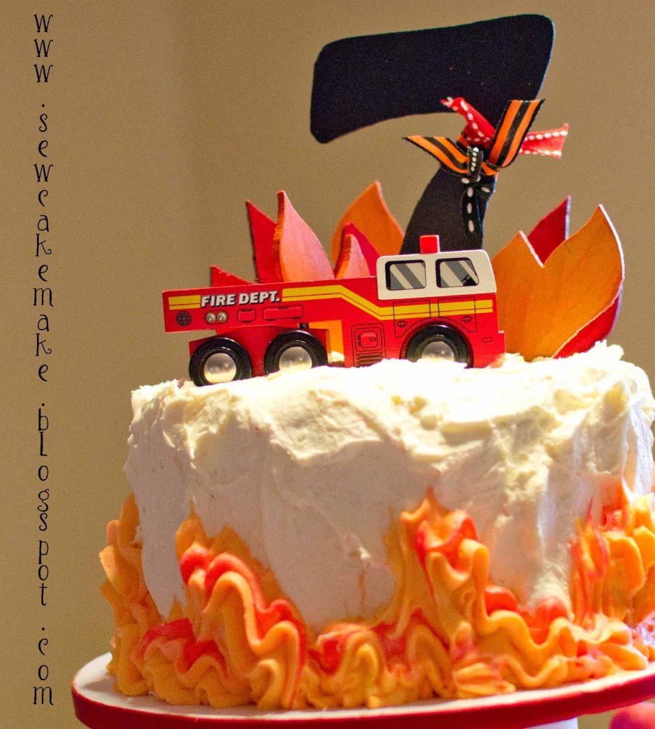 Торт для пожарника с пряниками