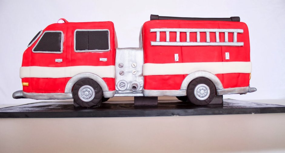 Торт с пожарной машиной для мужчин