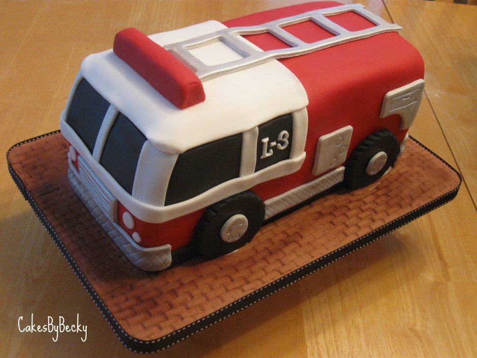 Тортик в виде пожарной машины