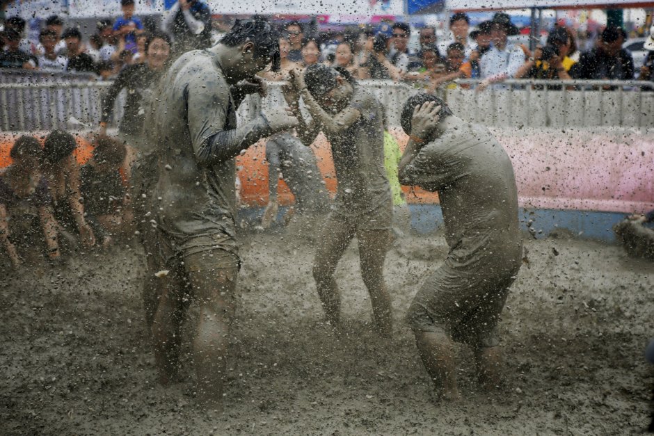 Фестиваль грязи в Южной Корее дети