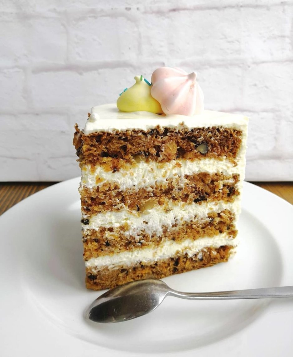 Бисквитный торт с карамелью