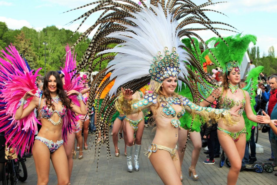 Тринидад женщины карнавал