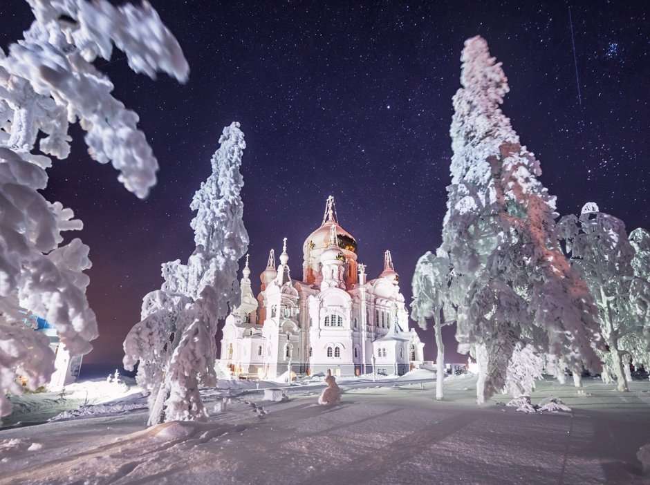 Ночной Белогорский монастырь