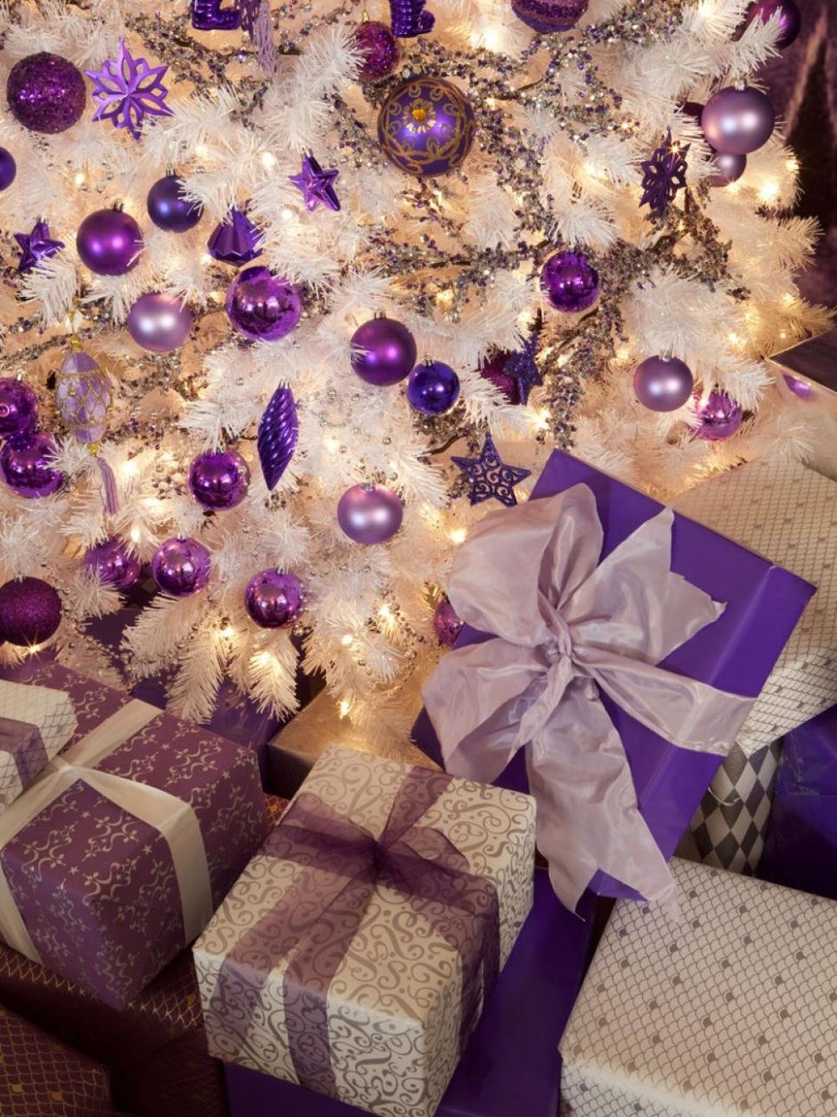 Новогодний декор в фиолетовых тонах