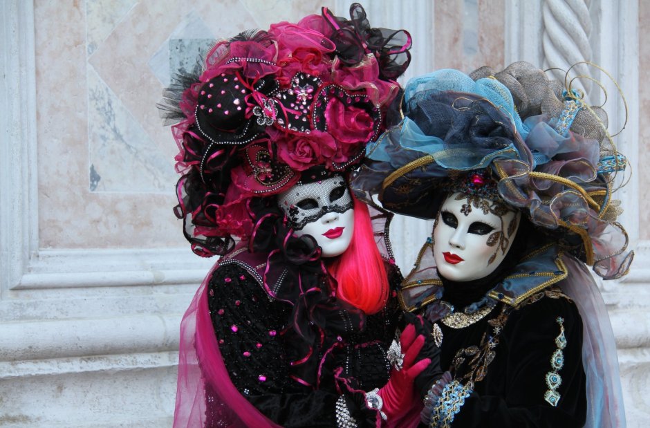 Венецианский карнавал маска Пиковая дама