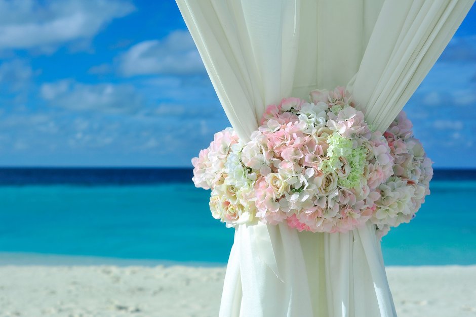 Свадебный букет на берегу моря