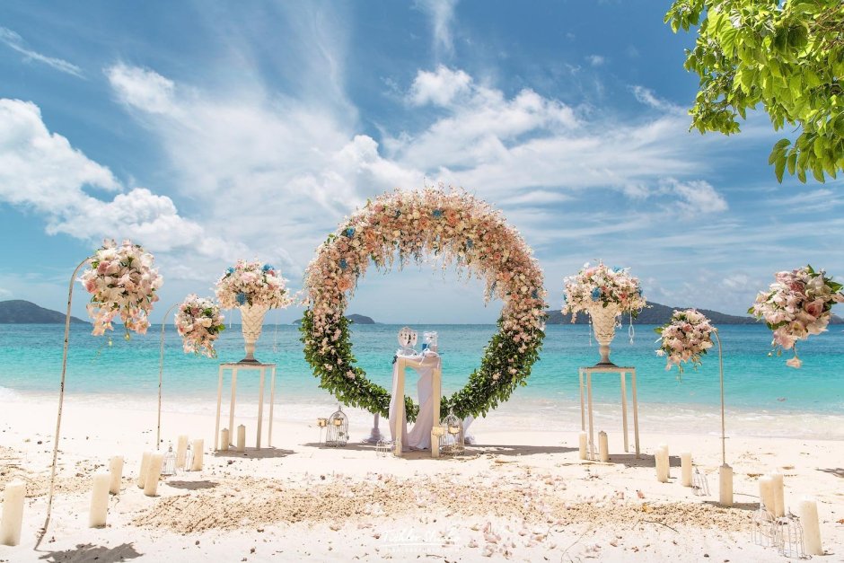 Церемония бракосочетания на пляже