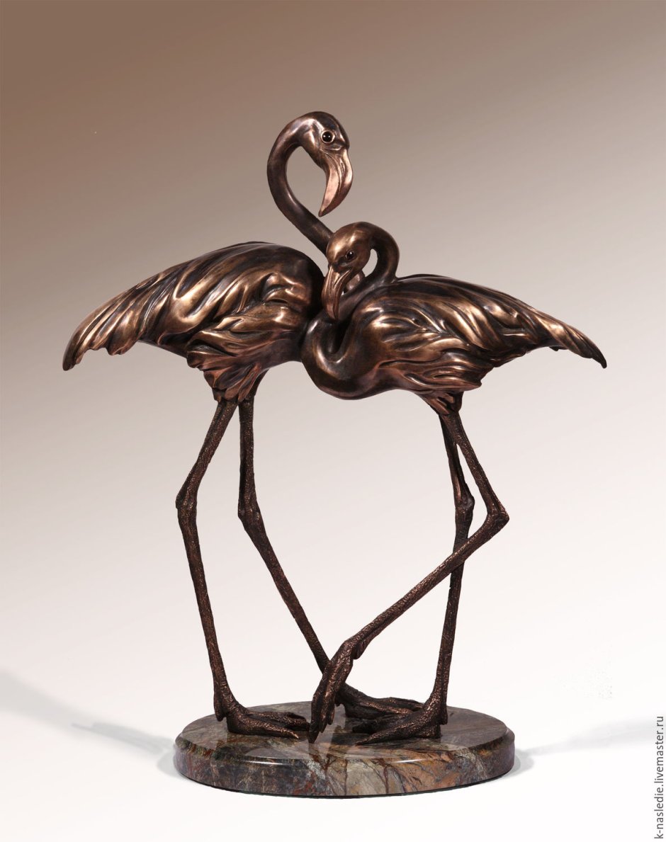 Фламинго статуя