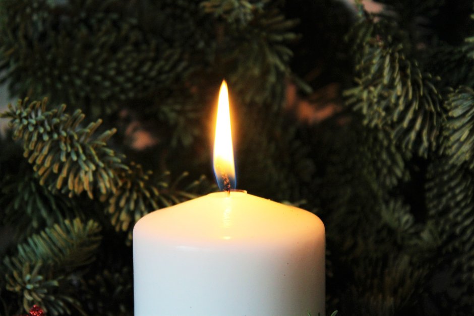 Зажигать свечи на Рождество