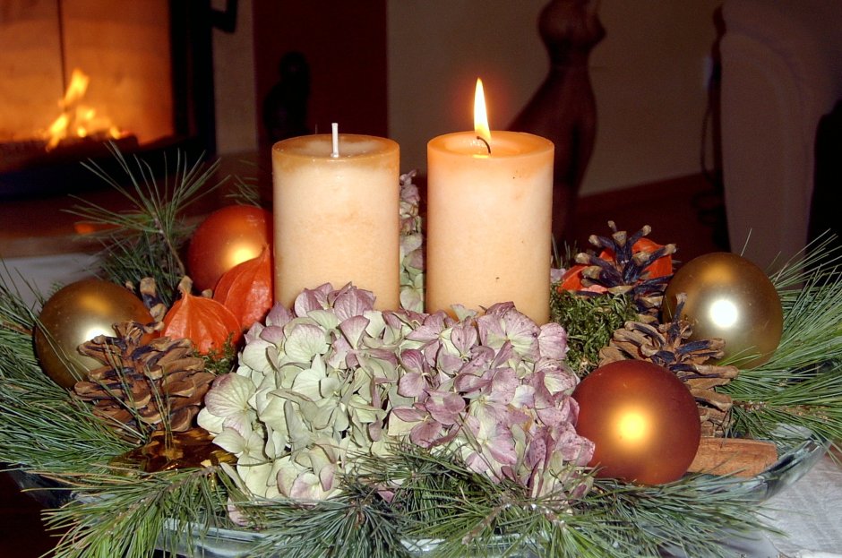 Красиво украшенные свечи Рождество
