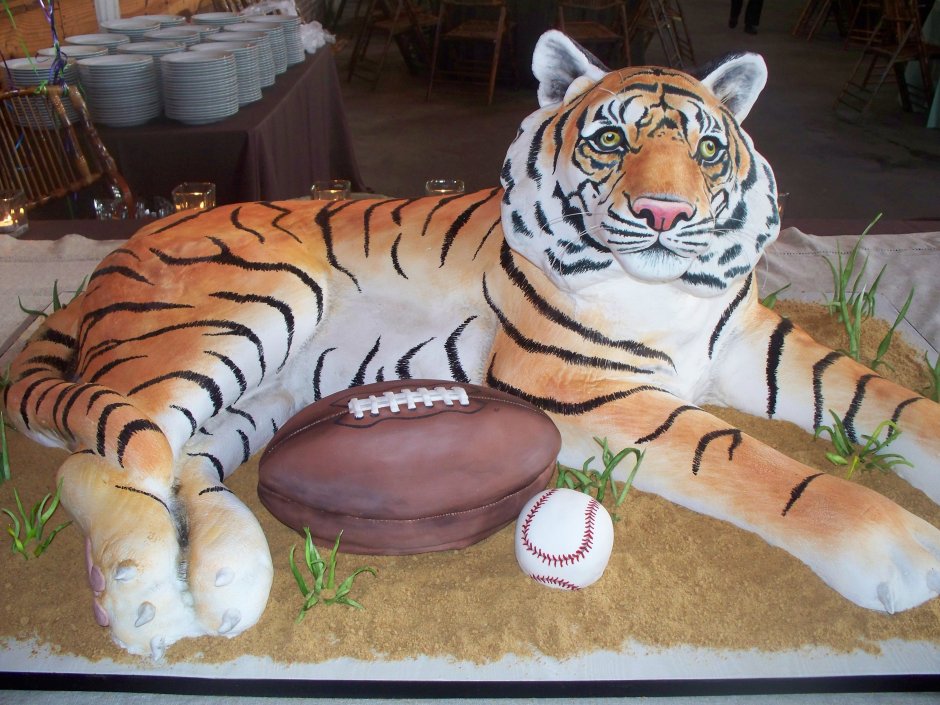 Торт в форме тигренка