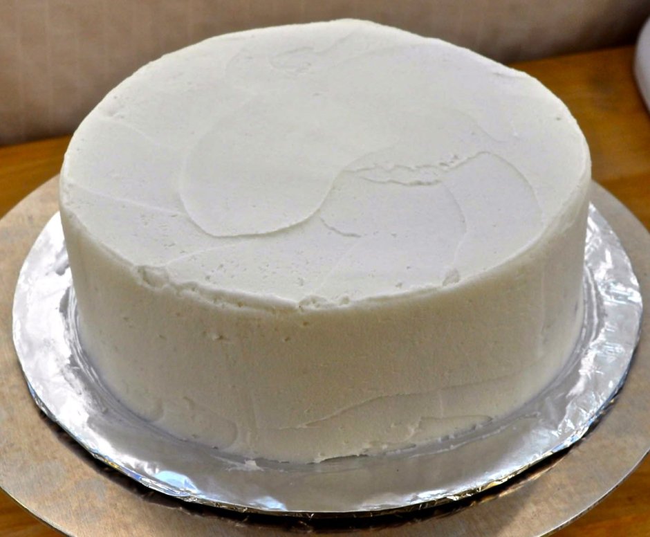 Белый торт без декора