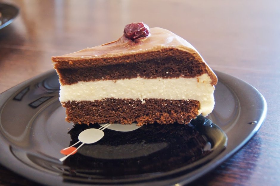 Торт шоколадный с творожный кремом в домашних