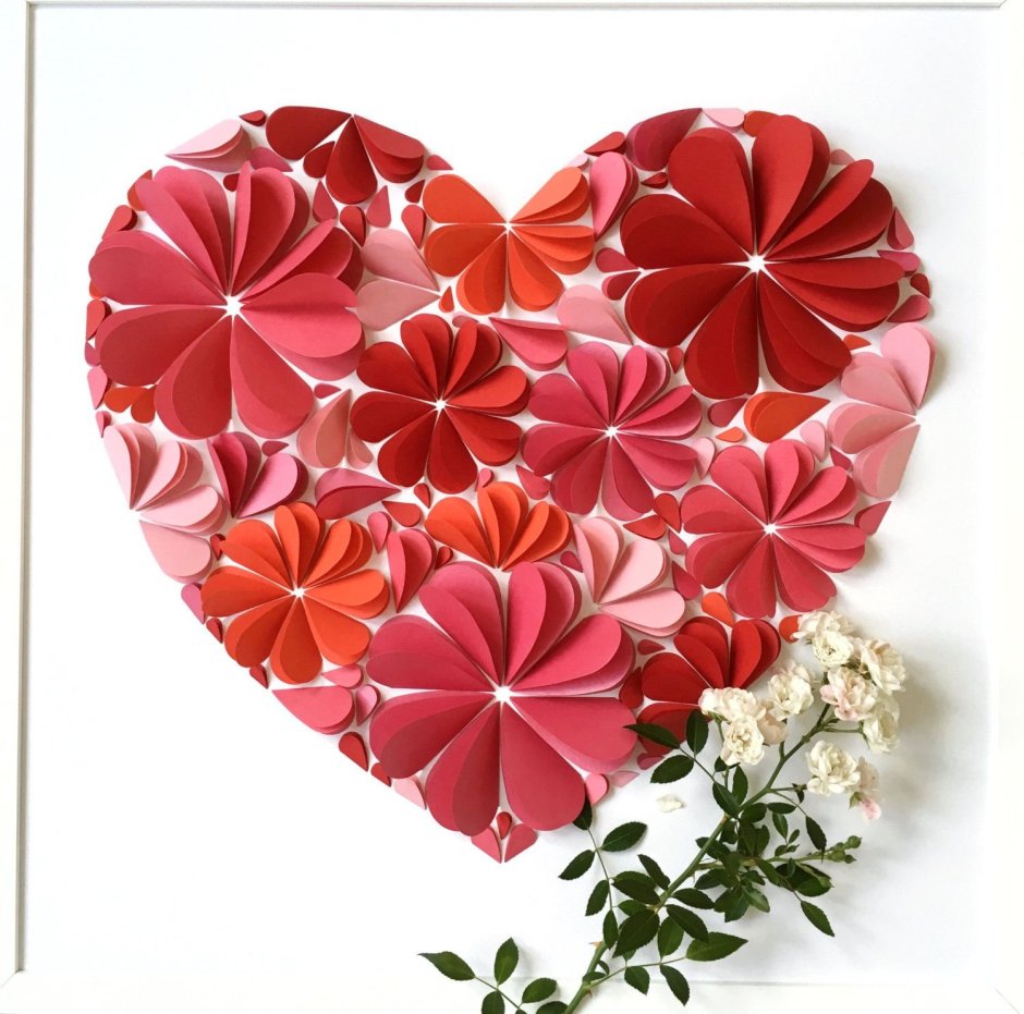 Сердце из бумажных цветов