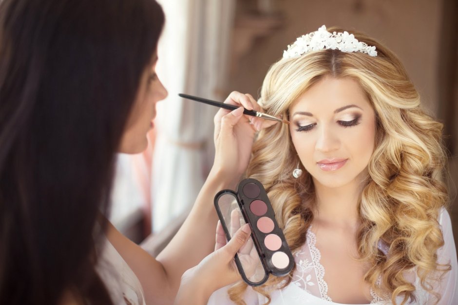 Свадебный макияж в салоне
