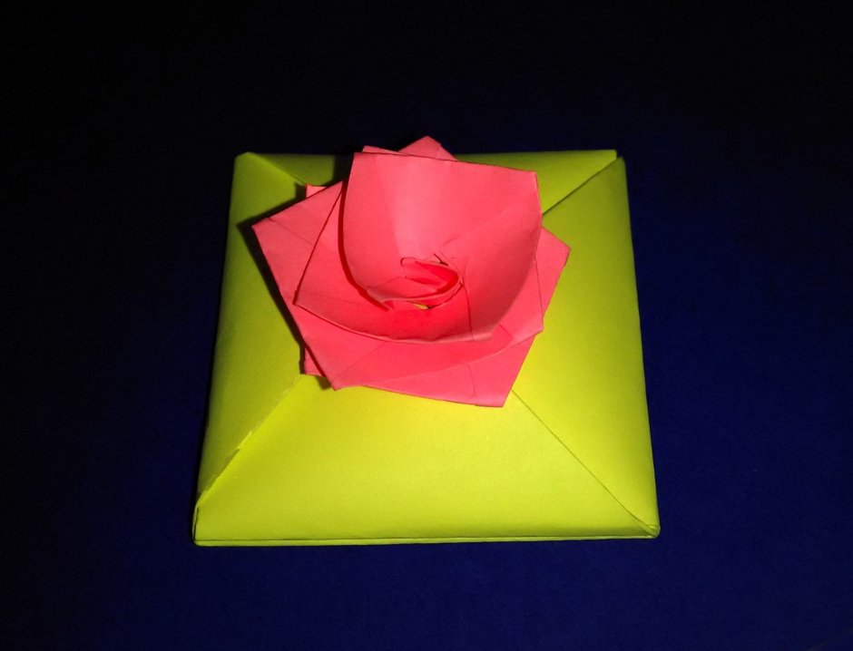 Оригами коробочка для конфет