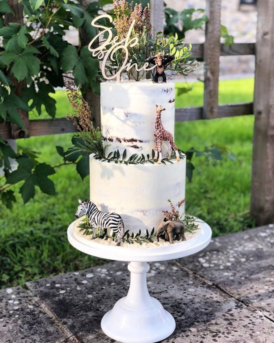 Торт в стиле джунгли с животными