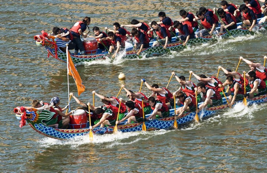 Праздник лодок-драконов в Китае