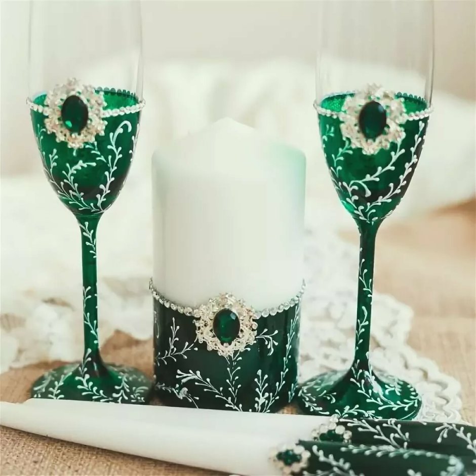 Свадебные бокалы зеленого цвета