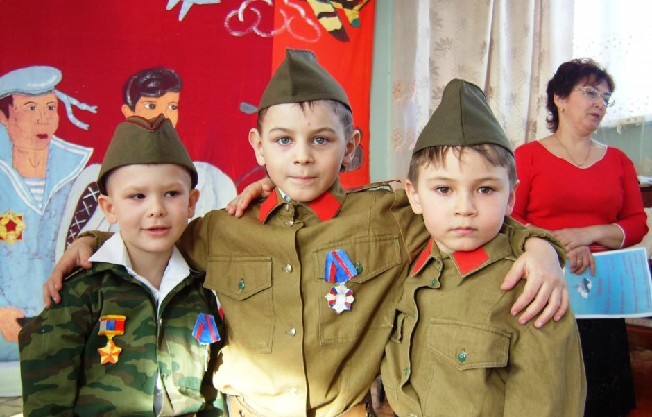 Юные защитники Отечества