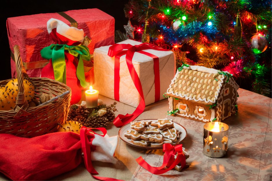 Рождественские сладости и подарки