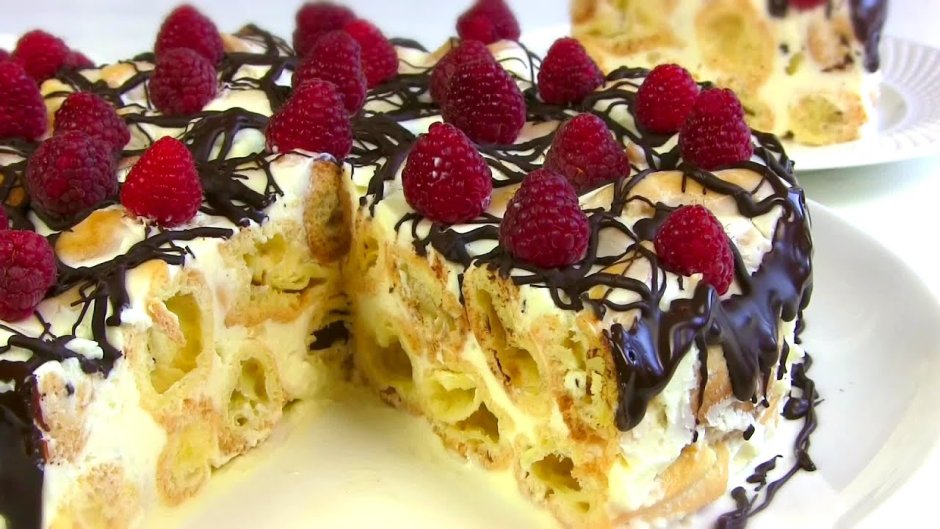 Французский десерт Крокембуш