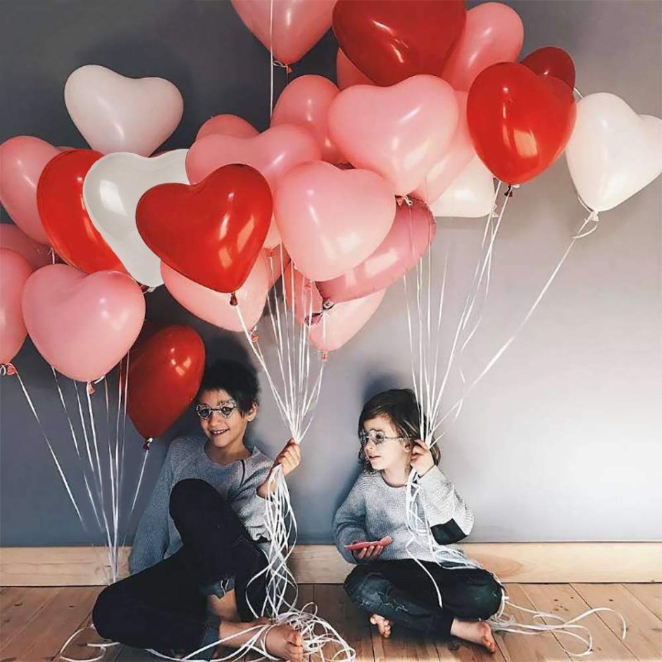 Фотосессия с воздушными шарами дома