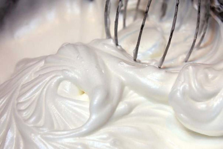 Белый кремовый торт