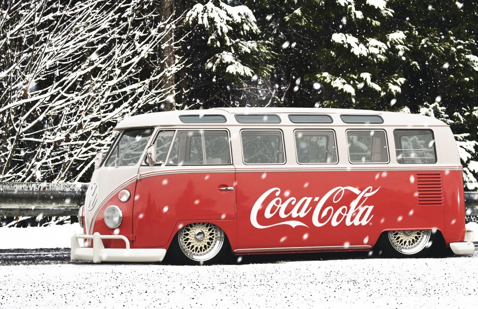 Автобус Кока кола новогодний