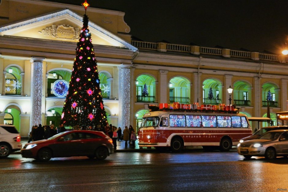 Автобус дед Морозов Санкт-Петербург