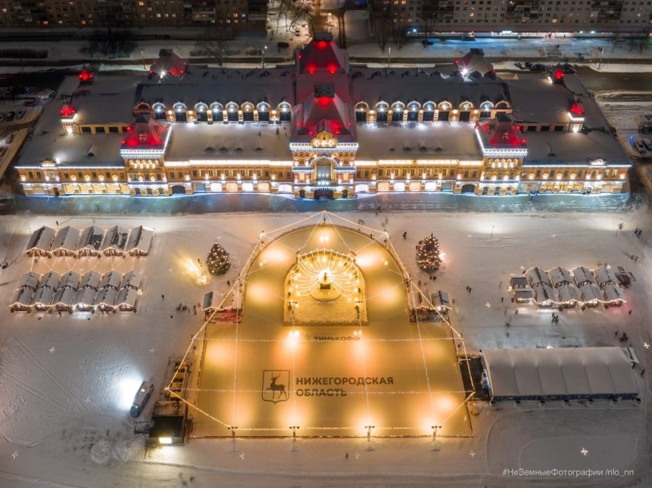 Нижегородская ярмарка зимой ночью