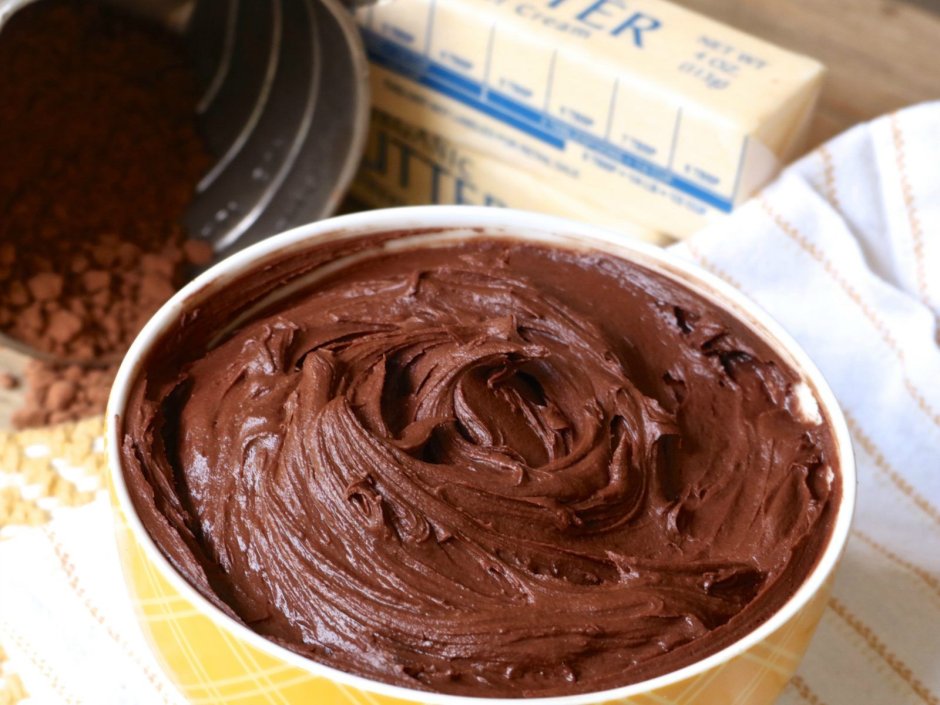 Шоколадный торт с масляным кремом
