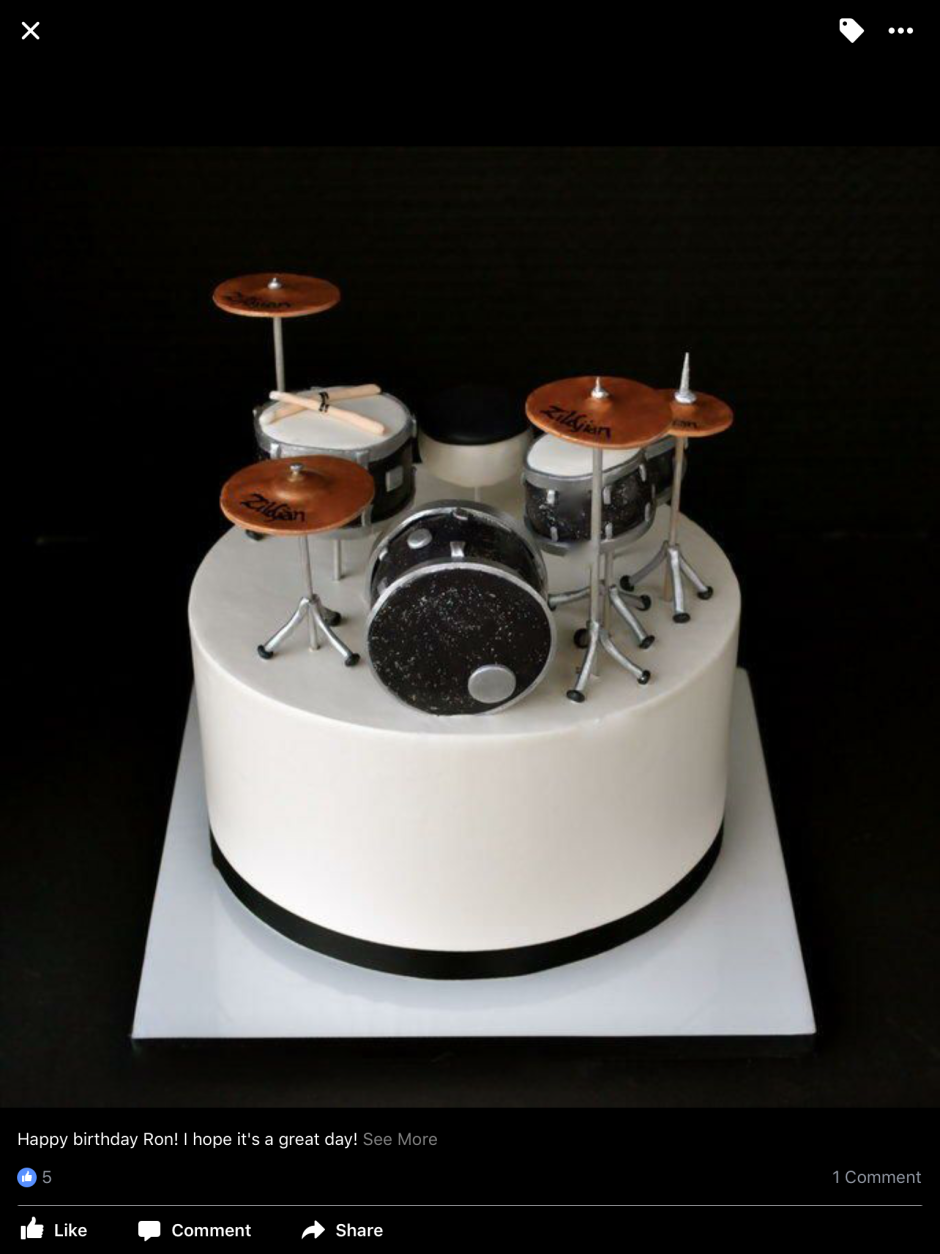 Торт с барабанной установкой