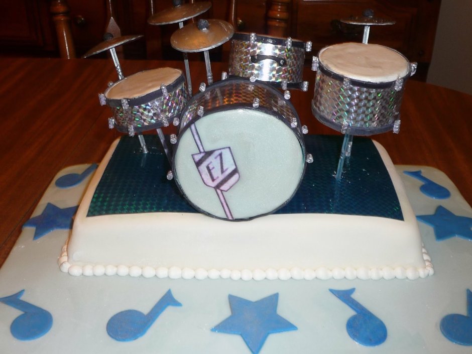 Торт с надписью барабанщику