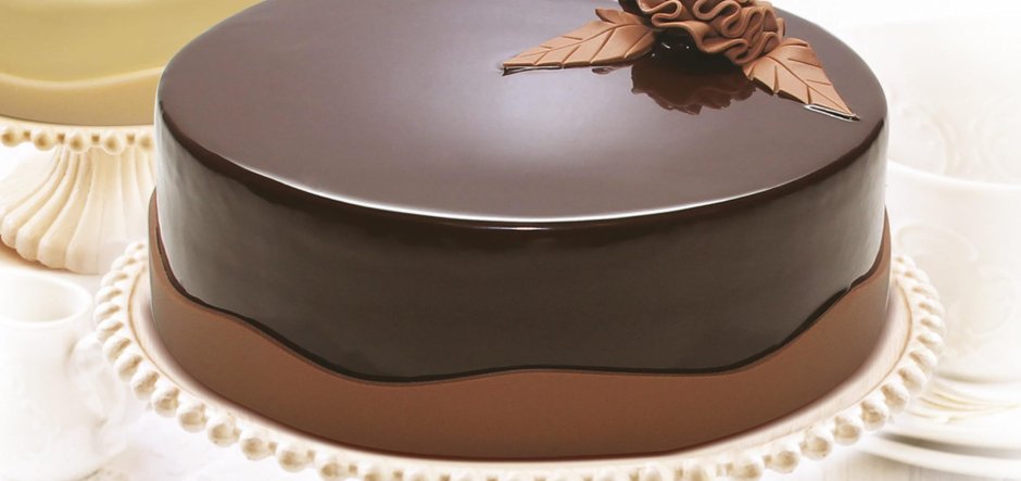 Торт покрытый шоколадным кремом